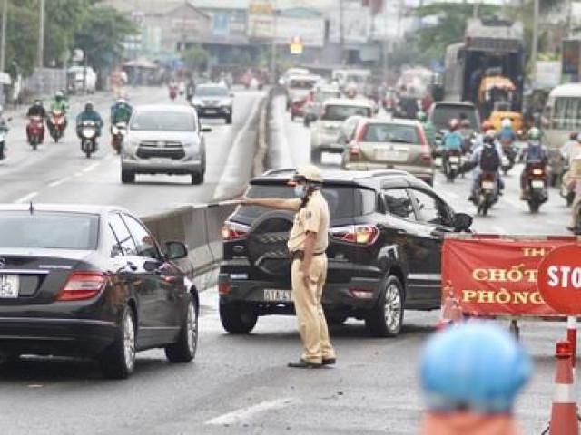Tin tức trong ngày - 2.912 lượt gương CSGT TP HCM không nhận hối lộ từ năm 2015 đến 2020