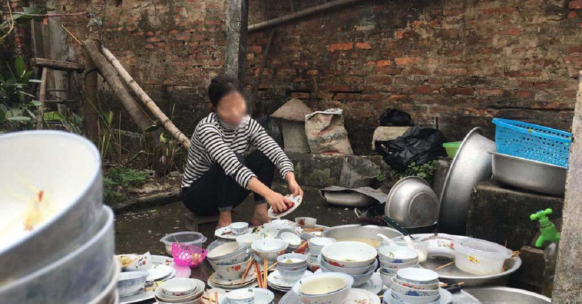 Bạn trẻ - Cuộc sống - Ra mắt bị bắt rửa 15 mâm bát, cô gái đứng phắt dậy đi về được chị em hưởng ứng