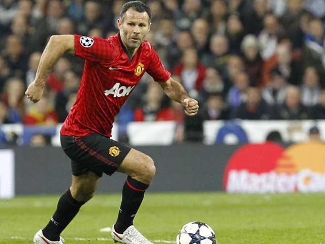 Giggs nhận giải vì trung thành với MU, Scholes & Neville lại không được