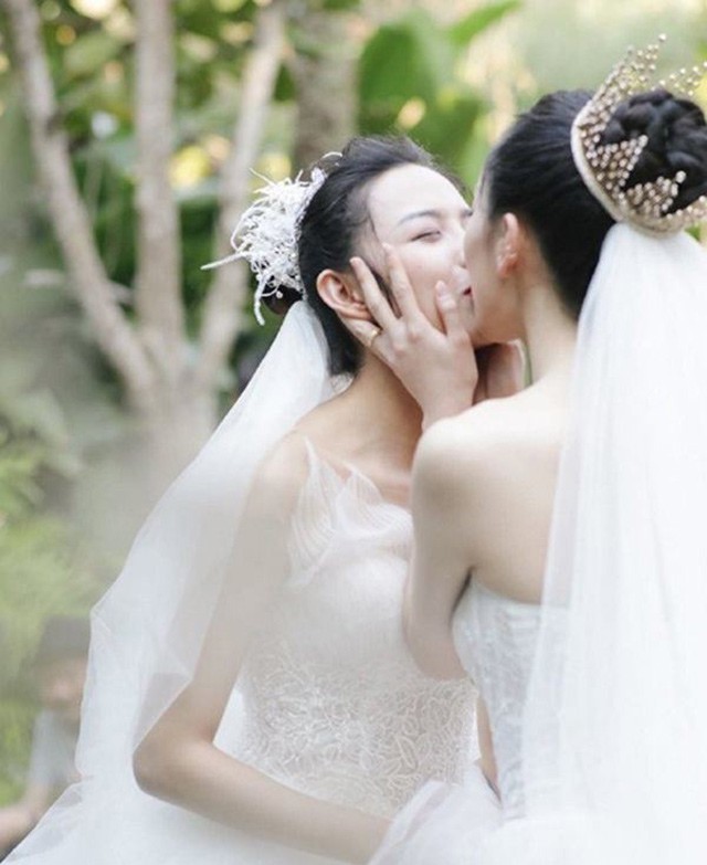 5 cặp đôi đồng tính nữ khiến trai tiếc nuối vì quá đẹp: Việt Nam cũng có 1 đôi! - 2