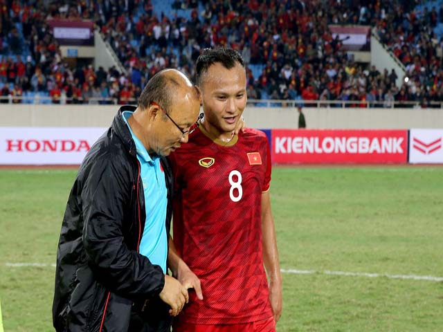 Bóng đá - Trọng Hoàng "người không phổi" gặp "hạn": Có kịp đá vòng loại World Cup?