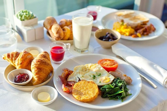 Rất nhiều thực phẩm tuy bổ dưỡng nhưng không thích hợp để ăn vào buổi sáng. Ảnh minh họa