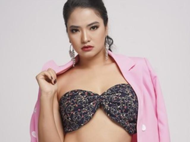 Phim - Nữ CEO bỏ công ty lớn vào rừng đóng phim: Đời thực quá sexy, lấy chồng Nhật Bản