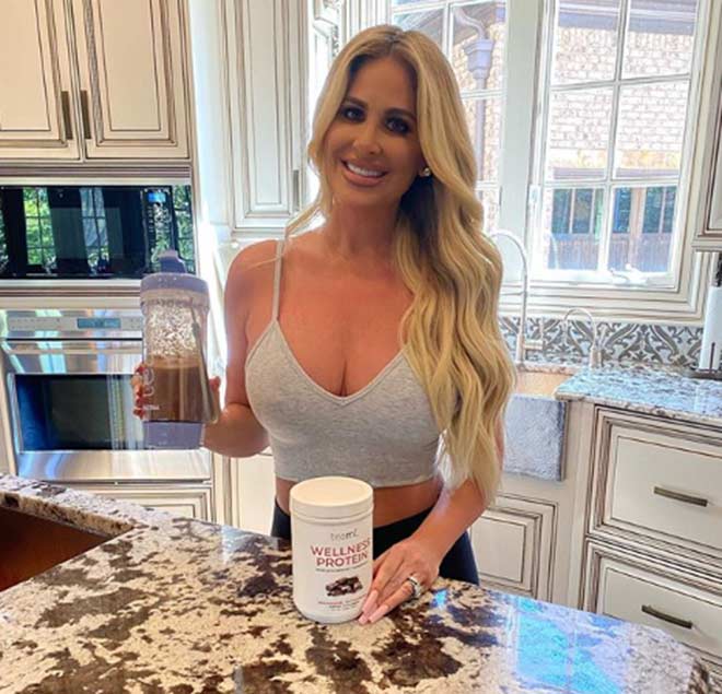 Cầu thủ bình thường "vớ được vàng": Cưới vợ đẹp như siêu mẫu - 3