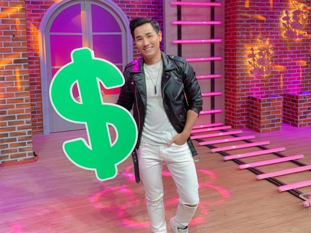 Giải trí - MC "Quả bóng Vàng" bị cháy rụi nhà hàng tiền tỷ, lộ gia thế giàu có khiến sao hạng A cũng kiêng nể