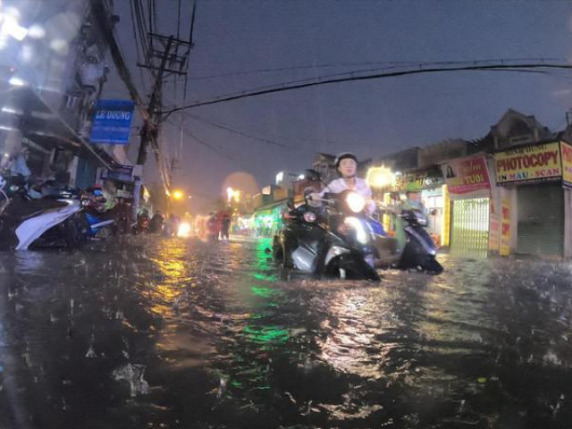 Tin tức trong ngày - Năm 2021, trung tâm TPHCM hết cảnh "phố biến thành sông"
