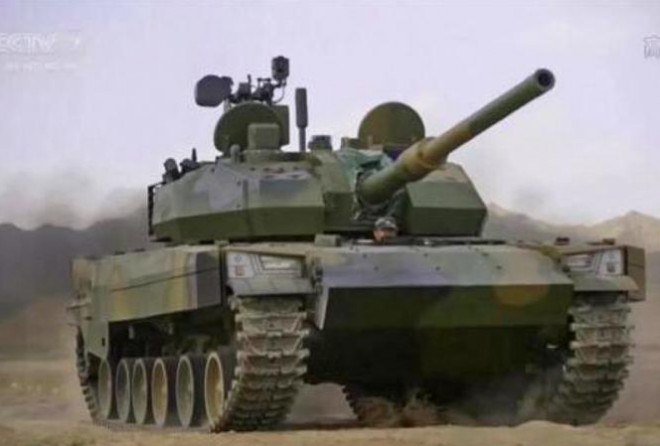 Xe tăng Type- 15 là một trong những phương tiện quân sự được Trung Quốc đưa lên cao nguyên Tây Tạng ảnh chụp màn hình CCTV