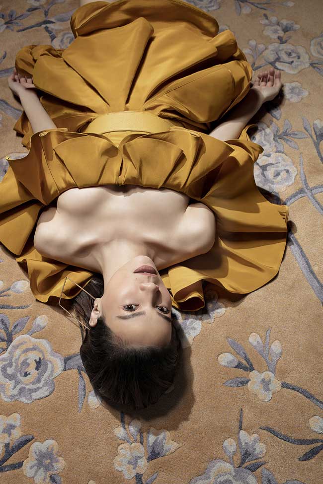 Tam giác cân Hà Hồ - Thanh Hằng - Công Trí bất ngờ lên Vogue Pháp - 13