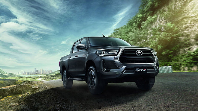 Xe bán tải Toyota Hilux phiên bản nâng cấp được thay đổi diện mạo đầy cá tính - 2