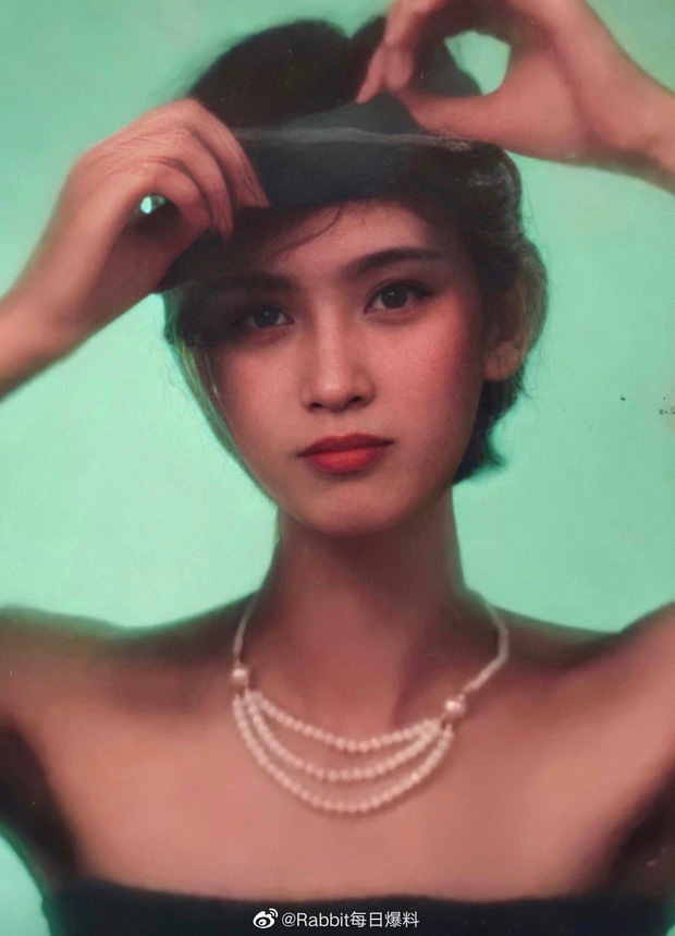 Diện mạo xinh đẹp của mẹ Cúc Tịnh Y gây xôn xao cộng động mạng.