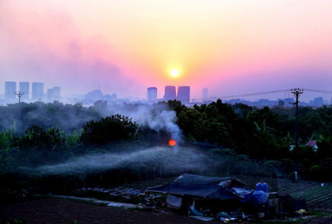 Hà Nội ngày thứ 4 liên tiếp bị ô nhiễm không khí nghiêm trọng vào buổi tối và đêm.