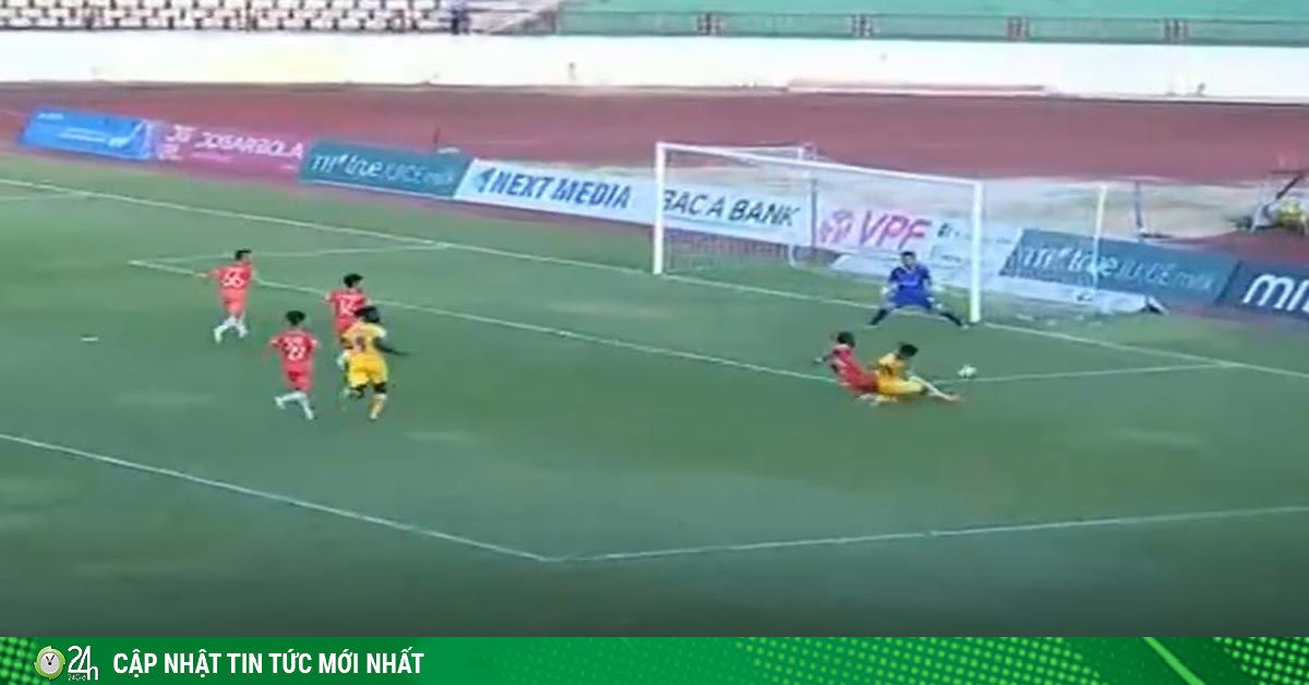 Video highlight trận SLNA - Đà Nẵng: Văn Đức tiếc nuối vì xà ngang (H1)