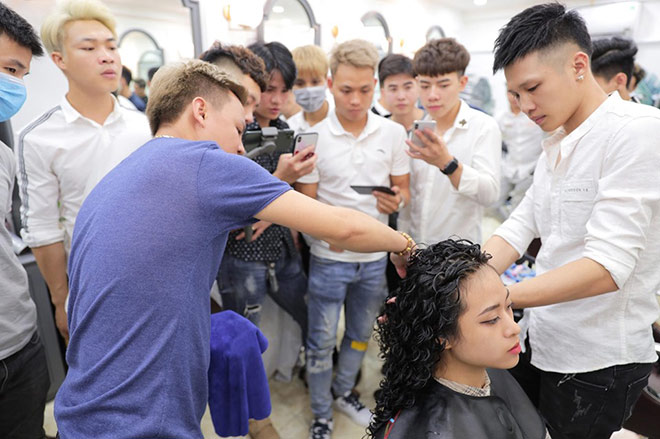 Tuấn Nguyễn: Nhà tạo mẫu tóc truyền đam mê cho giới trẻ - 3