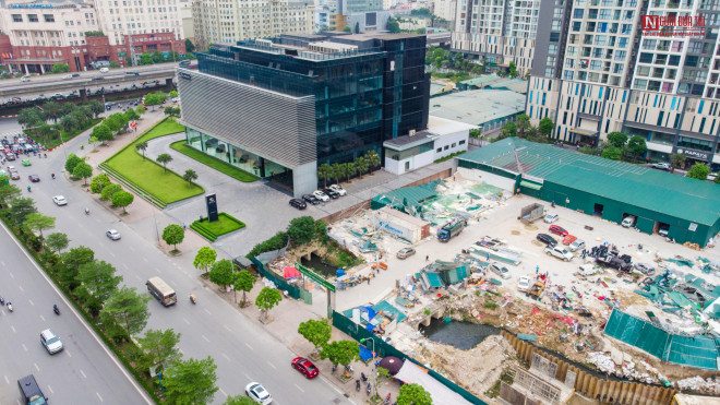 Những hạng mục công trình xây dựng không phép trên đất dự án của Liên minh Hợp tác xã Việt Nam vẫn chưa được giải quyết.