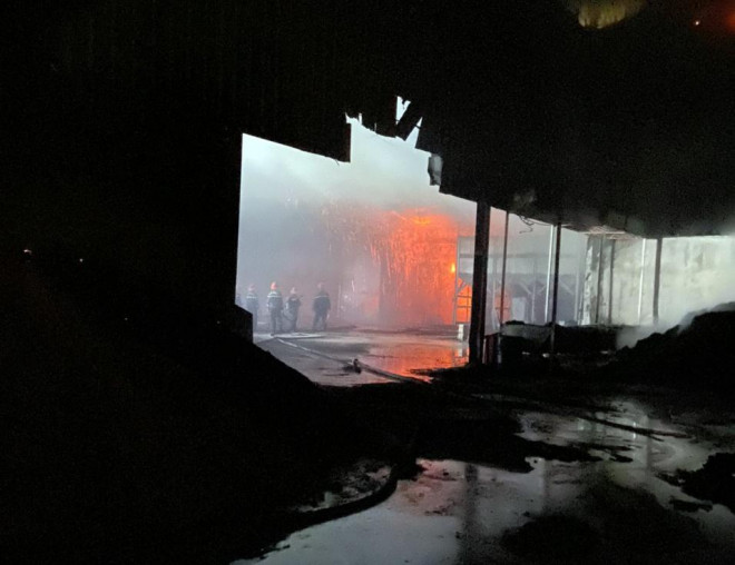 Lực lượng chức năng Quảng Ninh nỗ lực dập tắt đám cháy