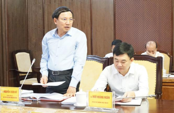 Ông Nguyễn Xuân Ký, Bí thư Tỉnh ủy, Chủ tịch HĐND tỉnh phát biểu tại buổi làm việc.