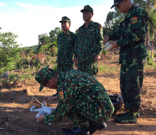 Bộ đội Biên phòng TP.Đà Nẵng đã sử dụng flycam để bay hỗ trợ truy tìm phạm nhân Triệu Quân Sự.