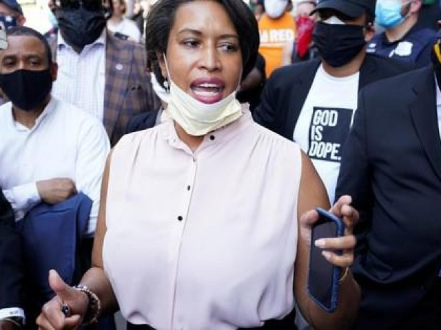 Thế giới - “Lửa phẫn nộ” giữa Tổng thống Trump và nữ Thị trưởng Washington DC