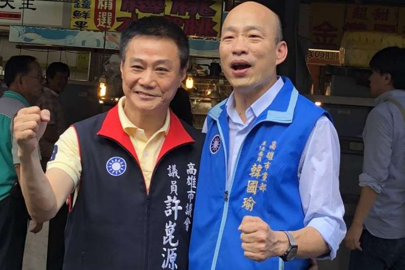 Ông Hứa Côn Nguyên (bên trái) – quan chức Đài Loan vừa tự tử sau thất bại của Thị trưởng Cao Hùng Hàn Quốc Du (ảnh: Taiwan News)