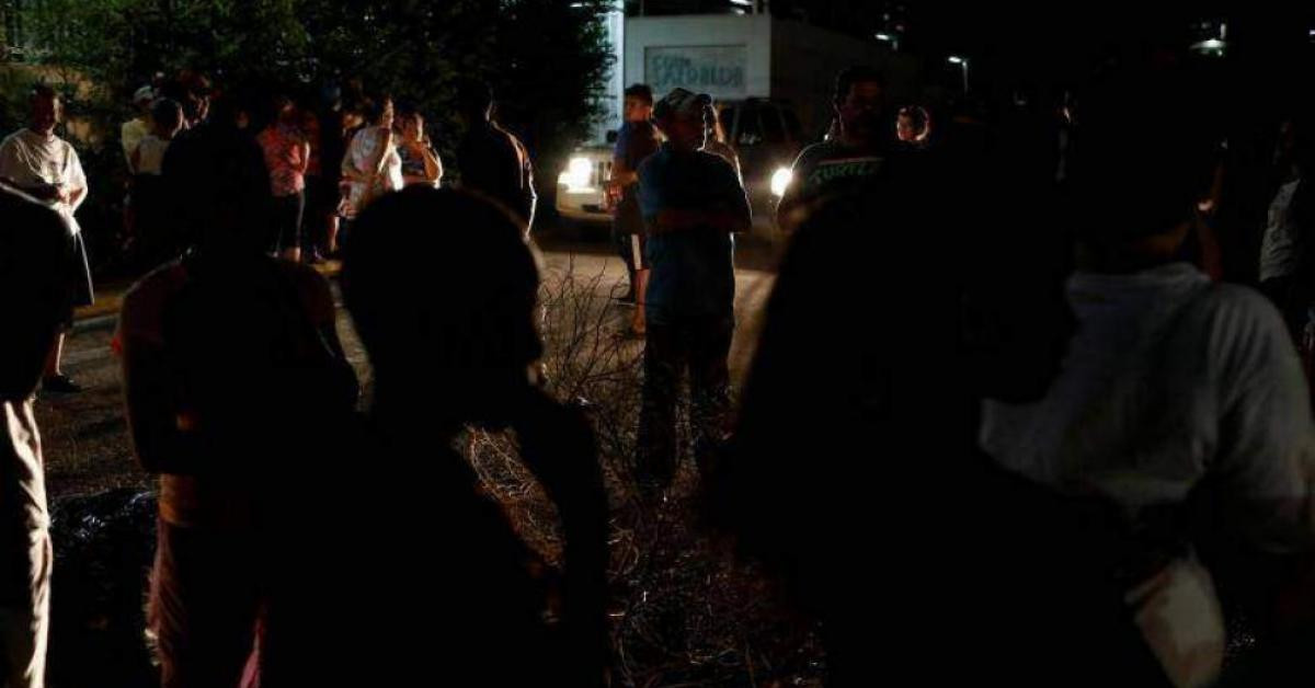 Thị trường - Tiêu dùng - Nắng nóng gay gắt, lịch cắt điện Hà Nội ra sao?