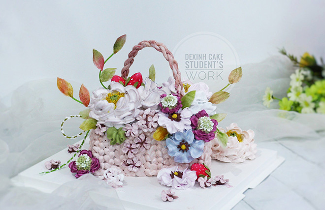 Cô gái 9x dạy làm bánh kem gây sốt cư dân mạng - 2