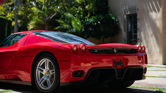 Siêu xe 17 năm tuổi Ferrari Enzo được bán đấu giá trực tuyến hơn 2,6 triệu đô - 7