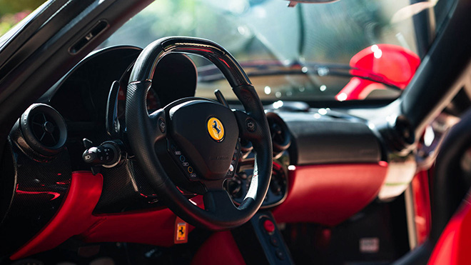 Siêu xe 17 năm tuổi Ferrari Enzo được bán đấu giá trực tuyến hơn 2,6 triệu đô - 10