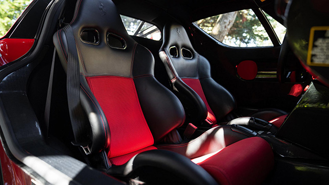 Siêu xe 17 năm tuổi Ferrari Enzo được bán đấu giá trực tuyến hơn 2,6 triệu đô - 11