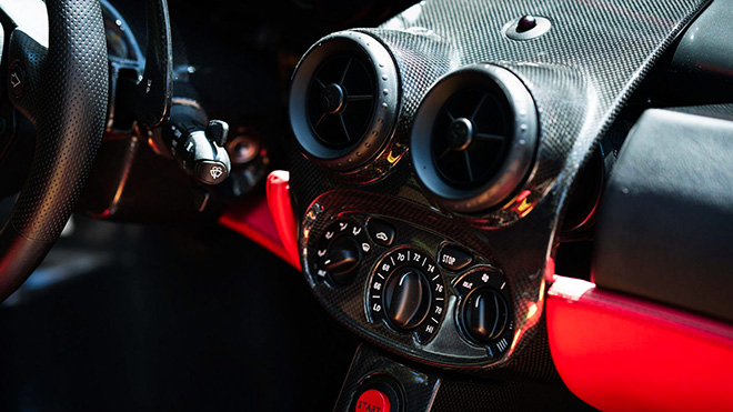 Siêu xe 17 năm tuổi Ferrari Enzo được bán đấu giá trực tuyến hơn 2,6 triệu đô - 12