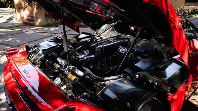 Siêu xe 17 năm tuổi Ferrari Enzo được bán đấu giá trực tuyến hơn 2,6 triệu đô - 6