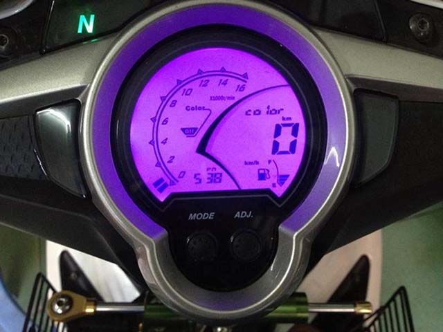 Thế giới xe - Thay đồng hồ điện tử cho xe máy số có bị phạt không?