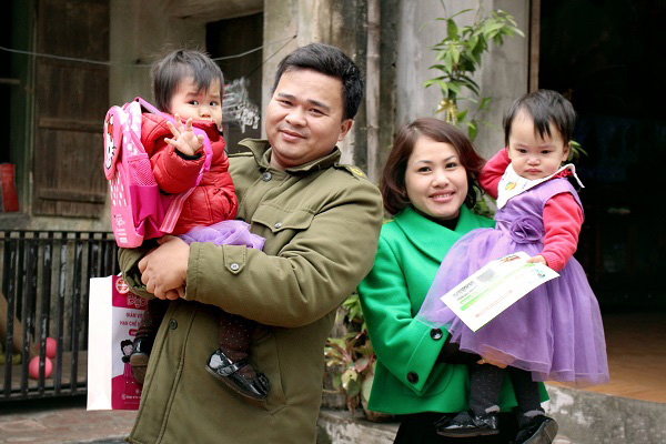 Vợ chồng chị Tuyến – anh Trường vô cùng hạnh phúc vì đã tìm được ra bí quyết giúp con khoẻ mạnh