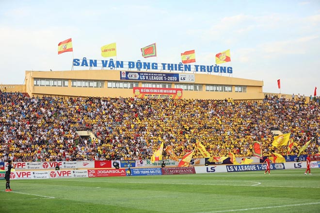 Khán giả được vào sân giúp các trận đấu tại V-League ngày càng "nóng"