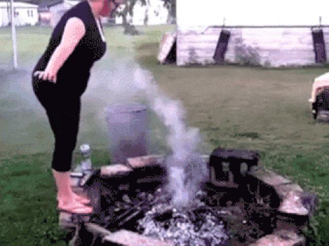 Tranh vui - Cái kết của những kẻ thích "đùa với lửa"