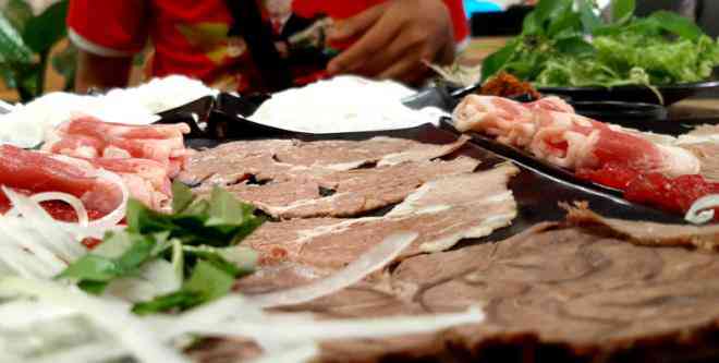 Thịt bò chứa vitamin D (trong gan) cũng như kẽm (đặc biệt có trong thịt bò băm) giúp tăng cường testosterone ở nam giới. Ảnh: NHẬT LINH