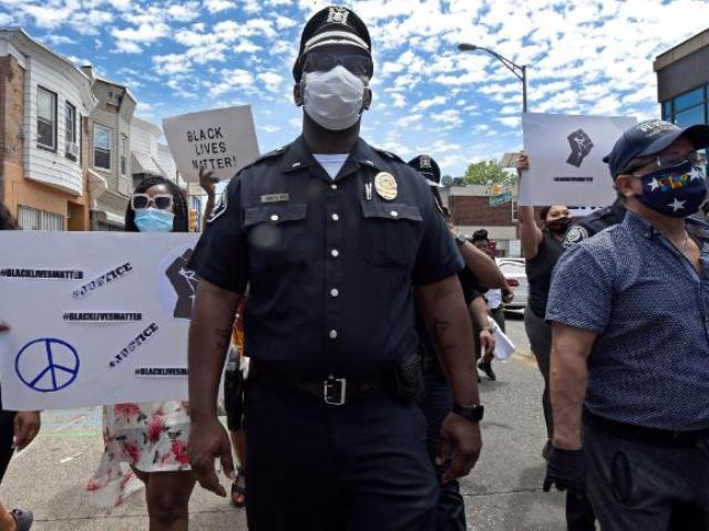 Thế giới - Chuyện gì xảy ra khi một thành phố Mỹ giải tán sở cảnh sát?