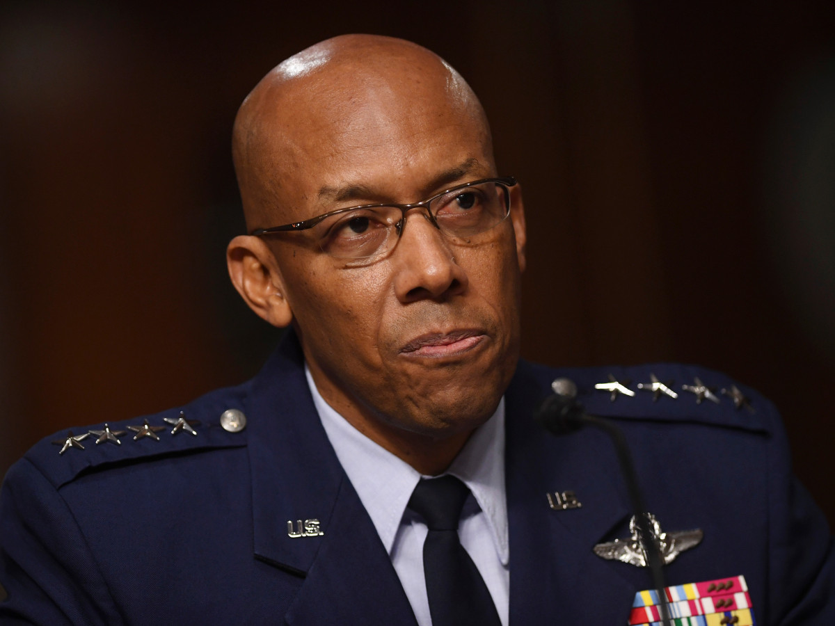 Tướng Charles Brown trở thành người Mỹ gốc Phi đầu tiên giữ chức Tham mưu trưởng Không quân Mỹ (Ảnh: Reuters)