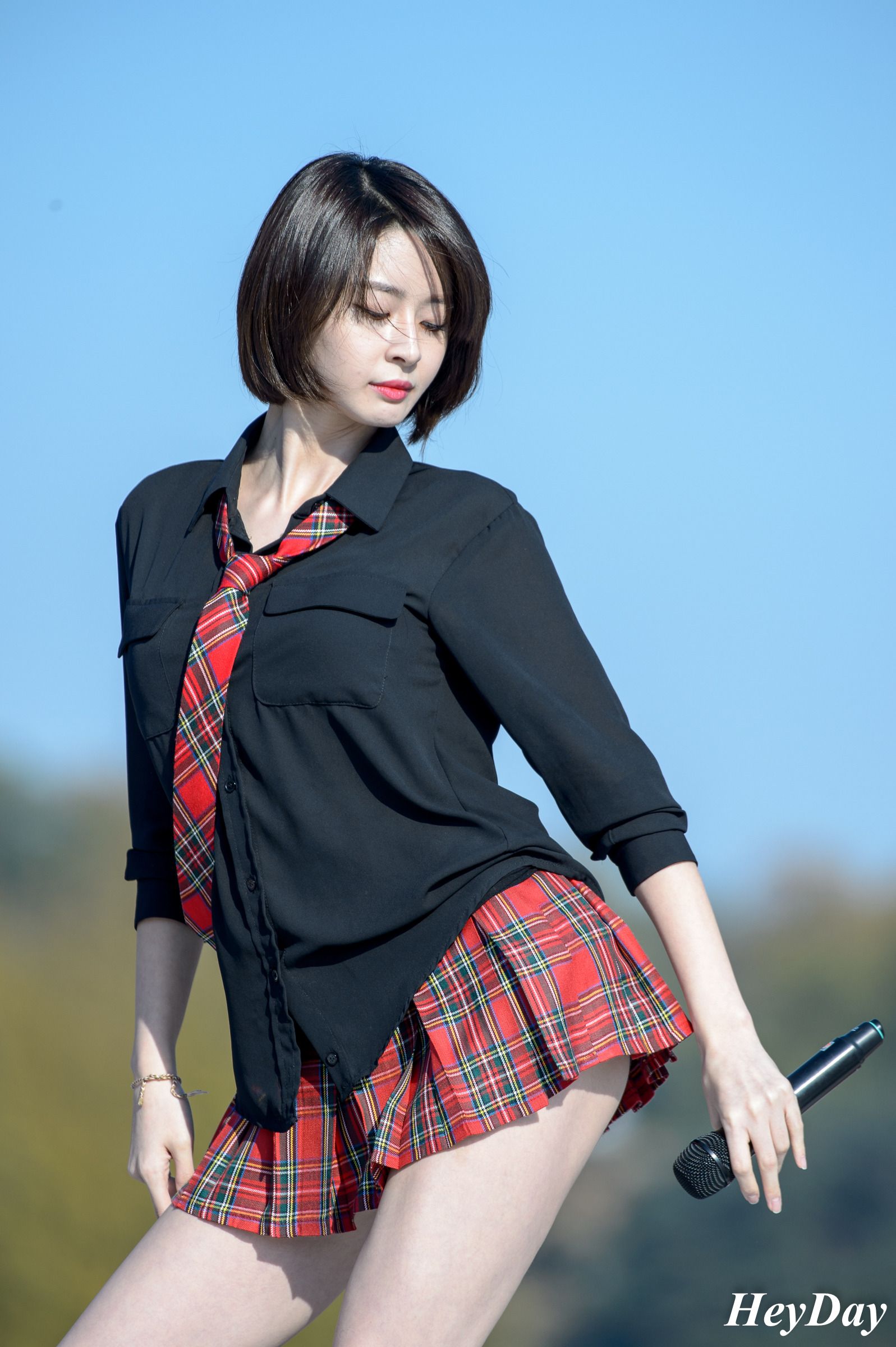 Lý do khiến nữ sinh Nhật Bản vẫn mặc váy siêu ngắn dù trời giá lạnh   Japannetvn