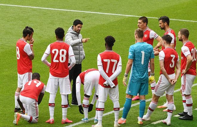 Arsenal thua sốc đội hạng dưới: "Điên rồ" màn rượt đuổi 5 bàn mãn nhãn - 1