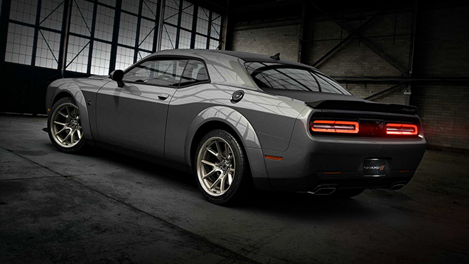 Dodge trình làng mẫu xe Challenger phiên bản kỷ niệm 50 năm - 8