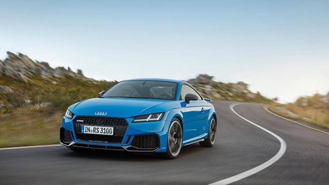 1. Audi TT RS 2020 (giá khởi điểm: 67.600 USD, thời gian tăng tốc từ 0-96 km/h: 3,6 giây)
