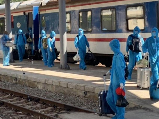 Tin tức trong ngày - 150 chuyên gia Trung Quốc vừa đến Quảng Ngãi bằng tàu hỏa lập riêng