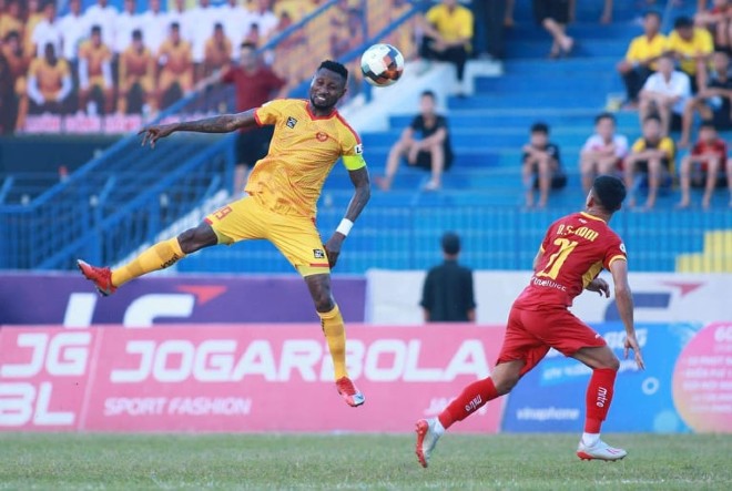 Trực tiếp bóng đá Thanh Hóa - SLNA: Tiếc nuối không có bàn thắng (Hết giờ) - 1