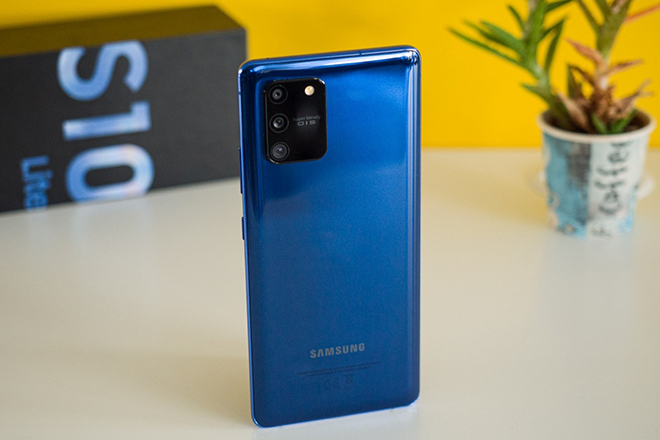 Galaxy S10 Lite.