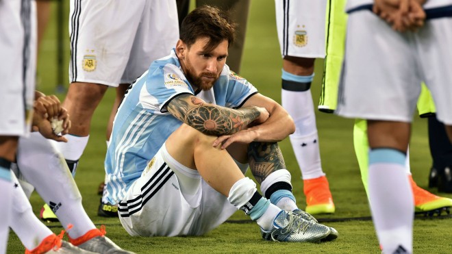 Messi đón tin vui: Argentina hưởng lợi vì Copa America bị hoãn đến 2021 - 1