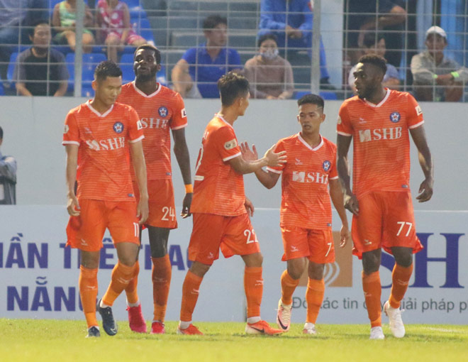 2 trận đấu choáng V-League: "Mưa bàn thắng" mãn nhãn triệu fan - 1