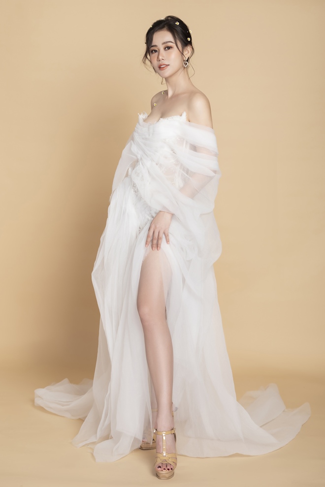 Á hoàng Cao Thùy Trang khoe vẻ đẹp mong manh quyến rũ trong bộ ảnh mới - 3