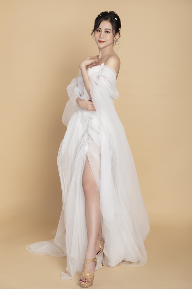 Á hoàng Cao Thùy Trang khoe vẻ đẹp mong manh quyến rũ trong bộ ảnh mới - 6