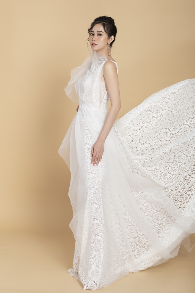 Á hoàng Cao Thùy Trang khoe vẻ đẹp mong manh quyến rũ trong bộ ảnh mới - 10