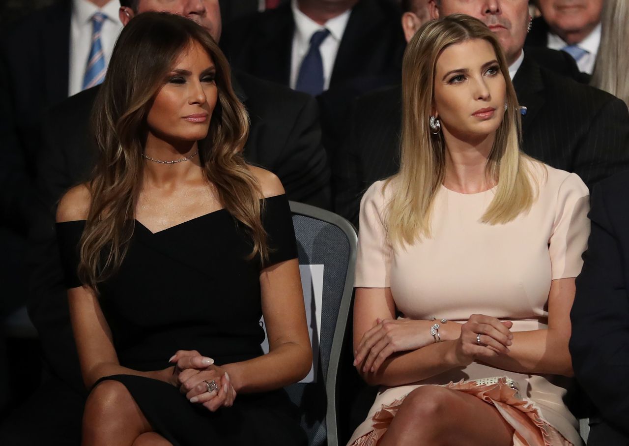 Đệ nhất phu nhân Melania Trump và con gái ông Trump - cô Ivanka (ảnh: Washington Post)